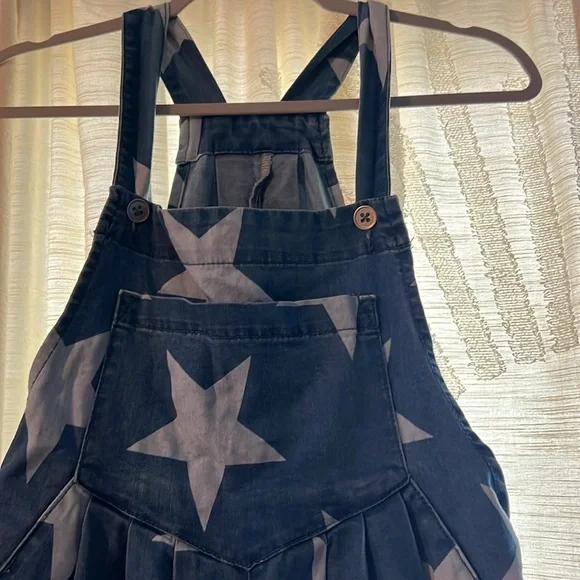 Blue Star-Patterned Overalls , July 4 - Picture 2 of 4